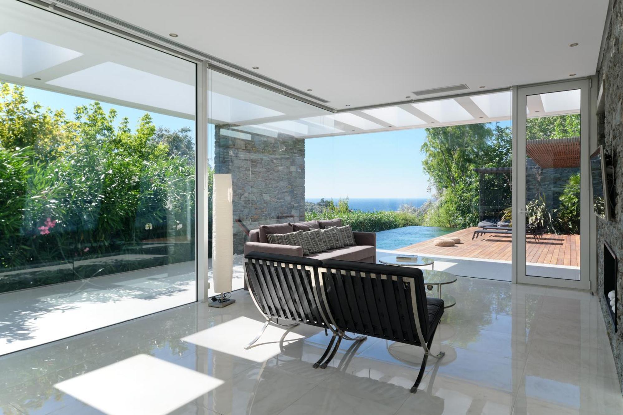 A - Luxury Villa *