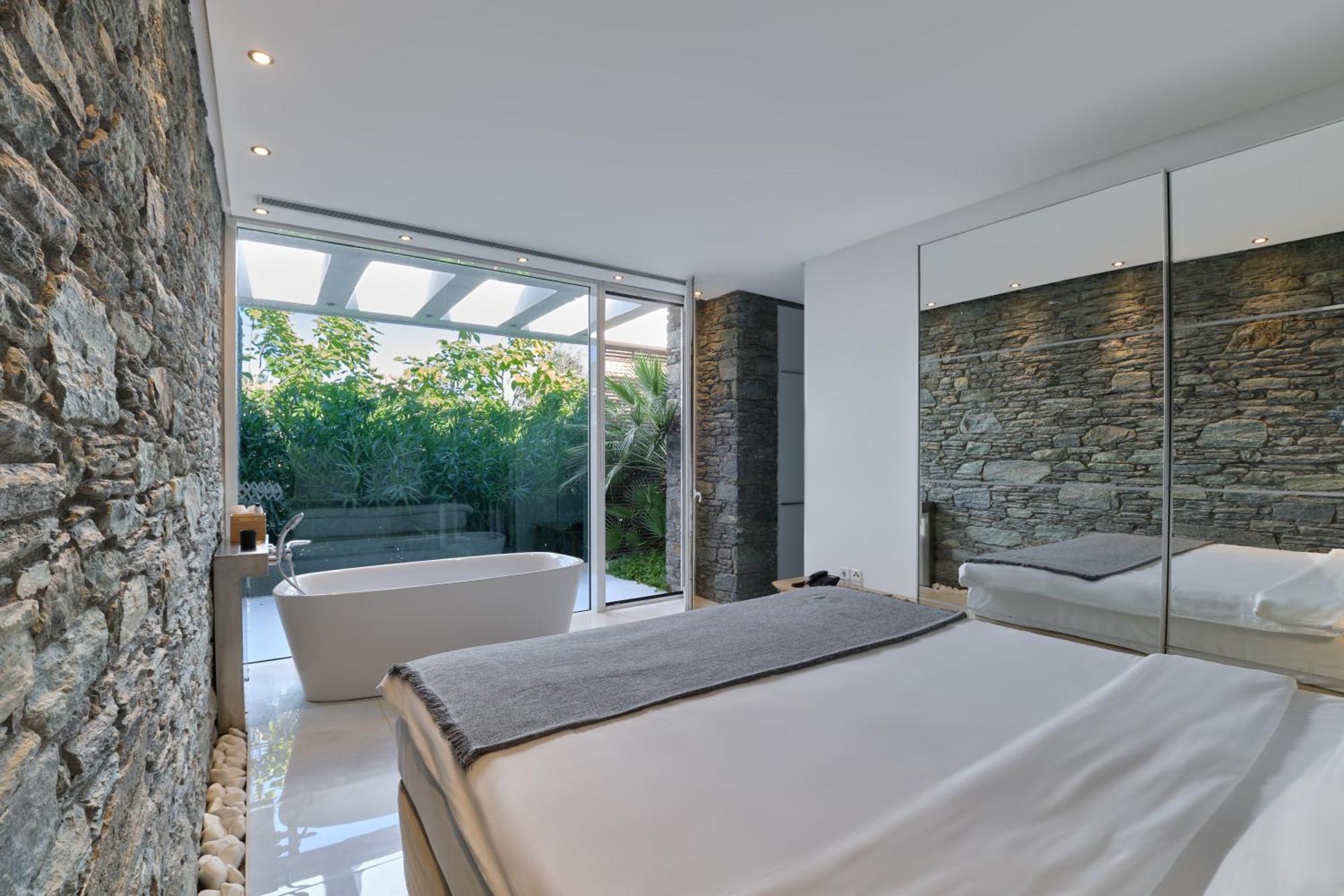 A - Luxury Villas *