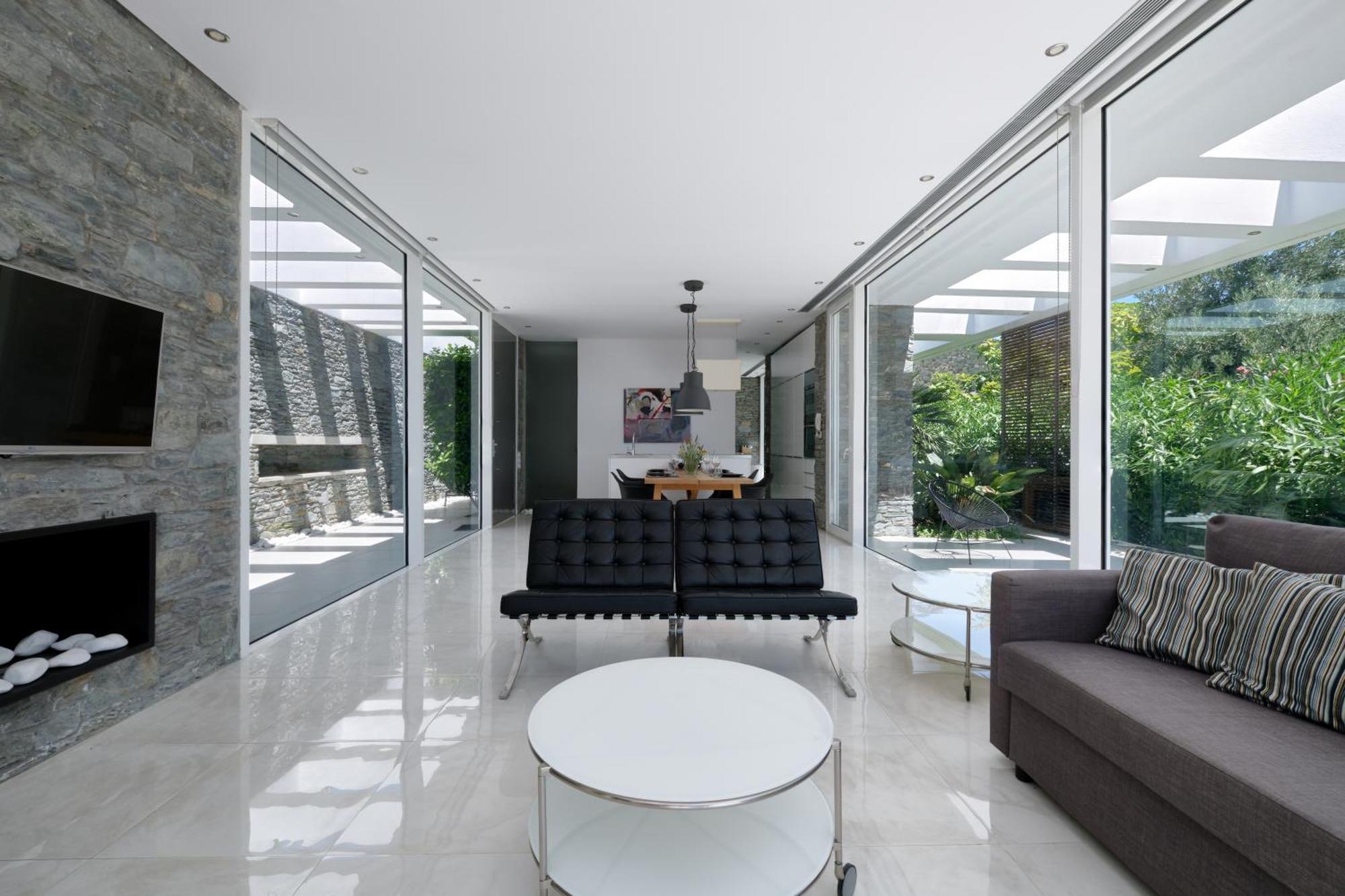 A - Luxury Villas *